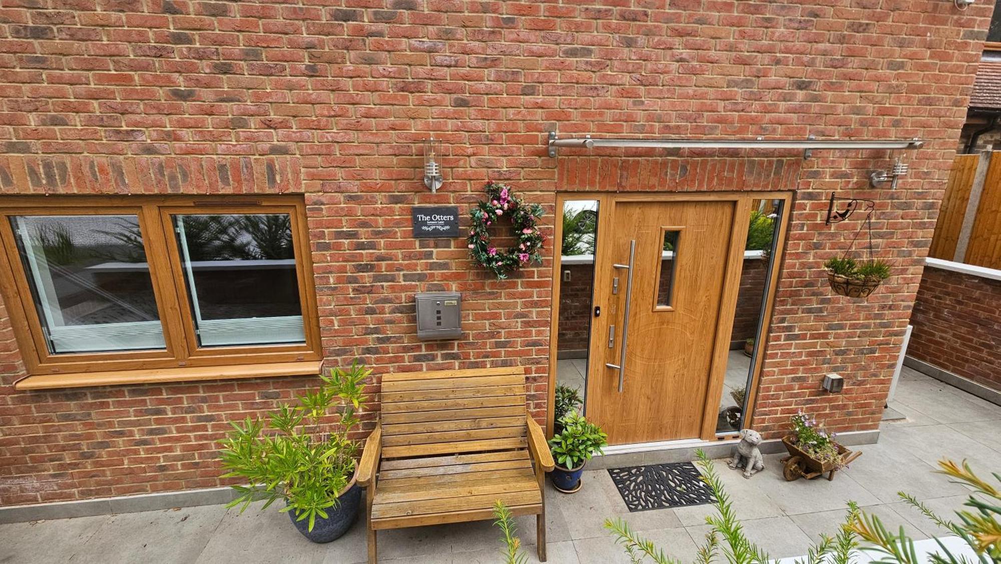 The Otters By Brand Hatch Fawkham Exterior foto